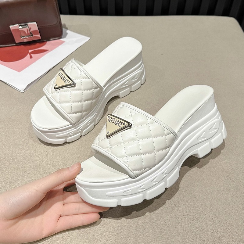 Women Fashion Simple - 2026 Fashion Metal Decor Thick Sole